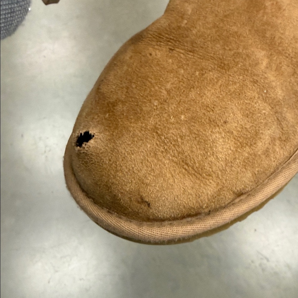 UGG Classic Tan Boots with Shearling Lining 9 - Picture 6 of 6